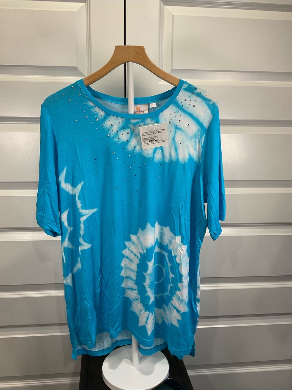 Quacker Factory Turquoise & White Tie-Dye Short Sleeve Top with Rhinestones